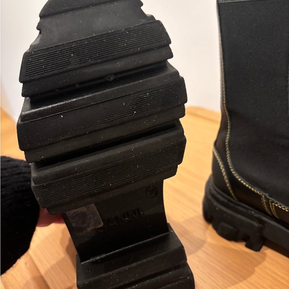 Ganni Mid Chelsea Boot with yellow stitching - Picture 4 of 10